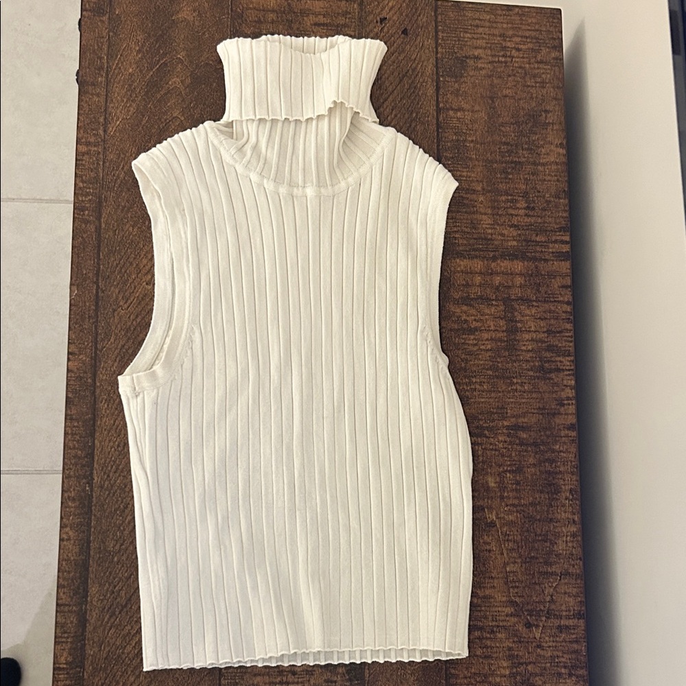 Sleeveless Ribbed Turtleneck Crop Top - Cream